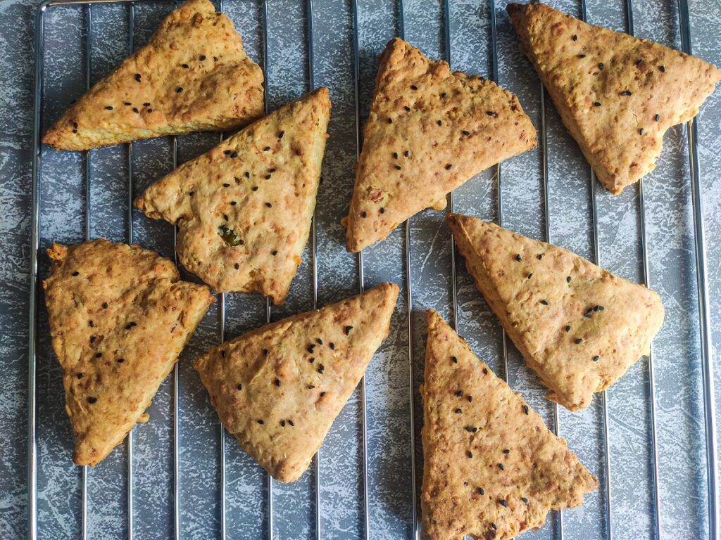 eggless savoury scones