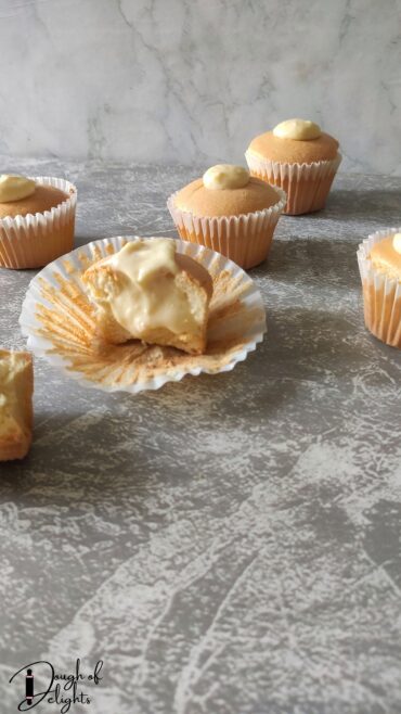 custard filled cupcakes