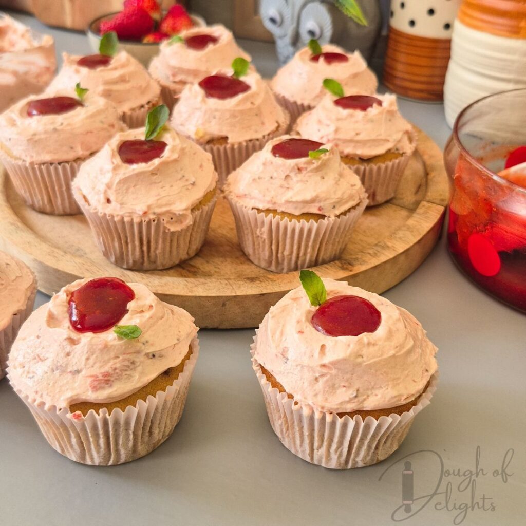 fresh strawberry cupcakes