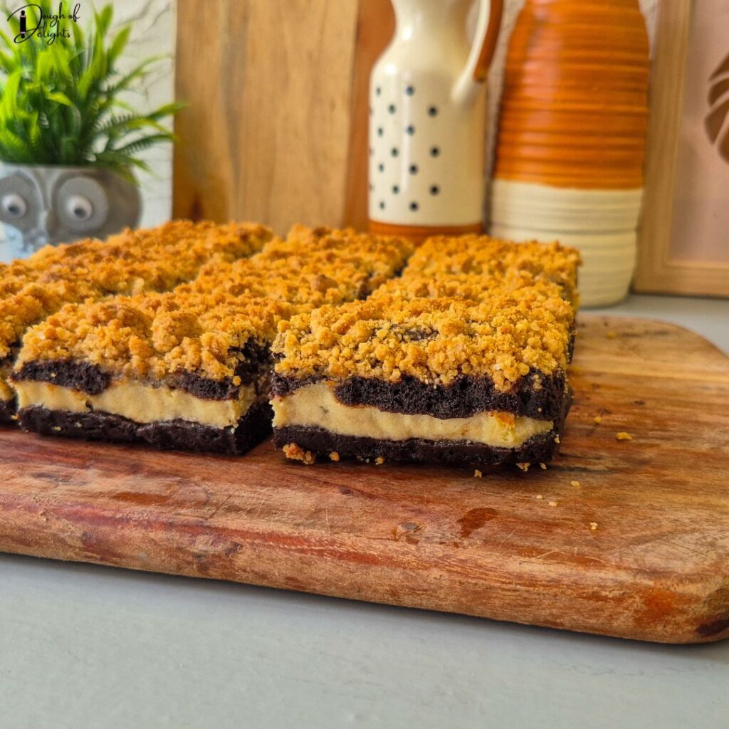 Brownies with almond Crumble Topping