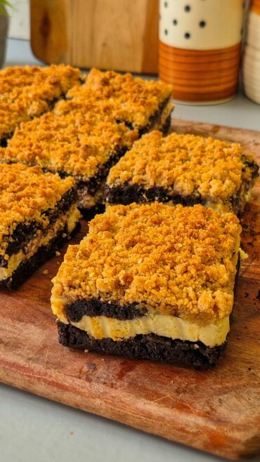 Banana Cheesecake Crumble Brownies